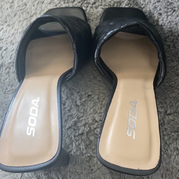 Heels - Picture 3 of 3